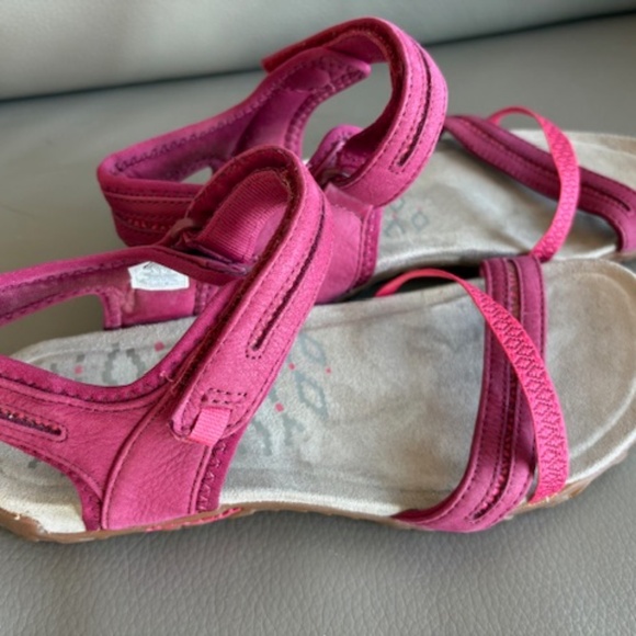MERRELL Select Grip Women's sz 8 'Fuchsia' outdoor velcro strap sandals - Picture 3 of 15